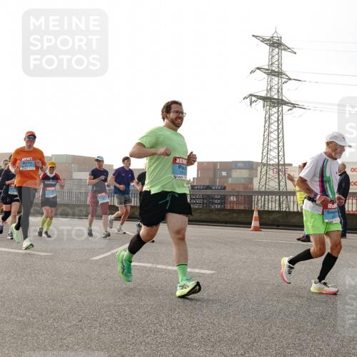 03.10.2026 - Köhlbrandbrückenlauf Michael Burmester http://msf.ph/oto/10765175 03.10.2026 09:19:22 Position 3  meine-sportfotos.de