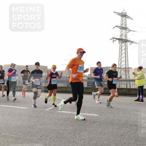03.10.2026 - Köhlbrandbrückenlauf Michael Burmester http://msf.ph/oto/10765182 03.10.2026 09:19:23 Position 3 2618, 1 meine-sportfotos.de