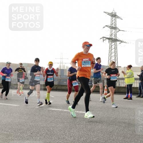 03.10.2026 - Köhlbrandbrückenlauf Michael Burmester http://msf.ph/oto/10765186 03.10.2026 09:19:23 Position 3  meine-sportfotos.de