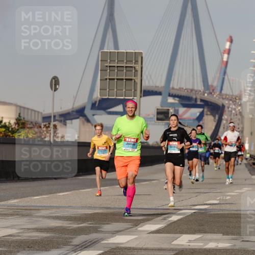 03.10.2026 - Köhlbrandbrückenlauf Michael Burmester http://msf.ph/oto/10765187 03.10.2026 09:42:06 Position 3 1702, 1425, 12, 5 meine-sportfotos.de