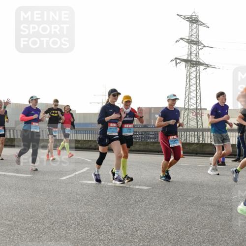 03.10.2026 - Köhlbrandbrückenlauf Michael Burmester http://msf.ph/oto/10765190 03.10.2026 09:19:24 Position 3  meine-sportfotos.de