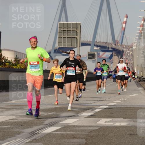 03.10.2026 - Köhlbrandbrückenlauf Michael Burmester http://msf.ph/oto/10765195 03.10.2026 09:42:09 Position 3 1702, 1425, 12, 5 meine-sportfotos.de
