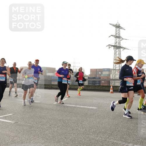 03.10.2026 - Köhlbrandbrückenlauf Michael Burmester http://msf.ph/oto/10765197 03.10.2026 09:19:24 Position 3  meine-sportfotos.de