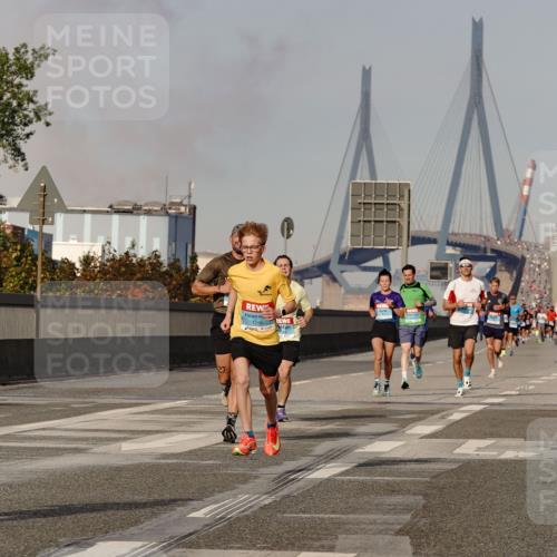 03.10.2026 - Köhlbrandbrückenlauf Michael Burmester http://msf.ph/oto/10765214 03.10.2026 09:42:16 Position 3 5, 1296, 12, 5 meine-sportfotos.de