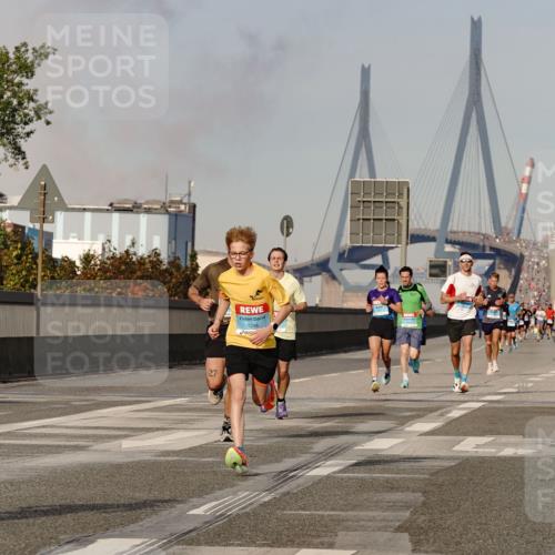 03.10.2026 - Köhlbrandbrückenlauf Michael Burmester http://msf.ph/oto/10765216 03.10.2026 09:42:16 Position 3 27, 1296, 12, 5, 18 meine-sportfotos.de
