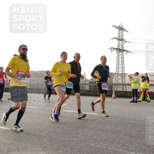 03.10.2026 - Köhlbrandbrückenlauf Michael Burmester http://msf.ph/oto/10765217 03.10.2026 09:19:27 Position 3  meine-sportfotos.de