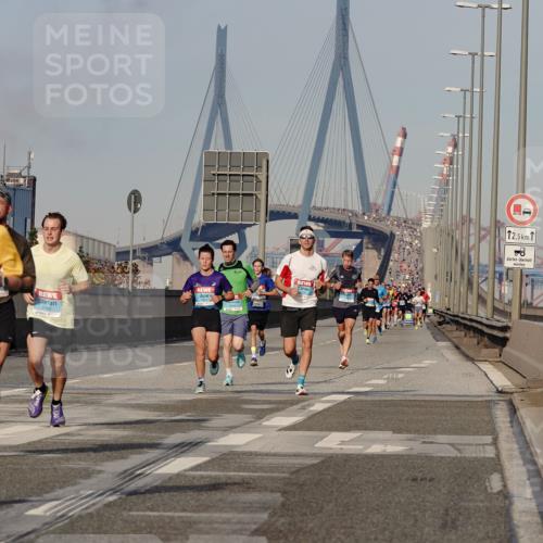 03.10.2026 - Köhlbrandbrückenlauf Michael Burmester http://msf.ph/oto/10765220 03.10.2026 09:42:17 Position 3 1296, 2166, 12, 5 meine-sportfotos.de