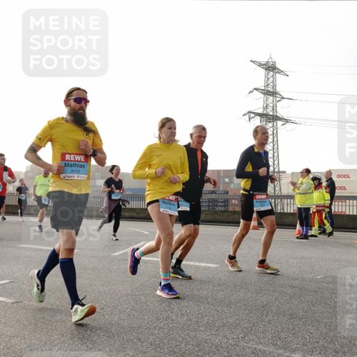 03.10.2026 - Köhlbrandbrückenlauf Michael Burmester http://msf.ph/oto/10765221 03.10.2026 09:19:27 Position 3 9, 3019, 11104, 3 meine-sportfotos.de
