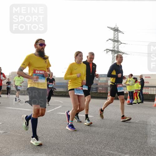 03.10.2026 - Köhlbrandbrückenlauf Michael Burmester http://msf.ph/oto/10765223 03.10.2026 09:19:27 Position 3 19, 1104 meine-sportfotos.de
