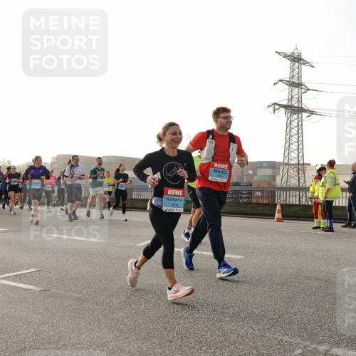 03.10.2026 - Köhlbrandbrückenlauf Michael Burmester http://msf.ph/oto/10765235 03.10.2026 09:19:29 Position 3 1804 meine-sportfotos.de