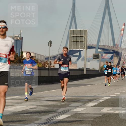 03.10.2026 - Köhlbrandbrückenlauf Michael Burmester http://msf.ph/oto/10765257 03.10.2026 09:42:25 Position 3 2125, 12, 5 meine-sportfotos.de