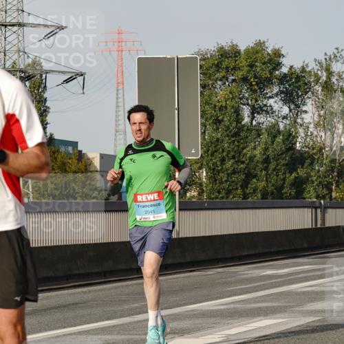 03.10.2026 - Köhlbrandbrückenlauf Michael Burmester http://msf.ph/oto/10765270 03.10.2026 09:42:29 Position 3 2125, 2045, 2278 meine-sportfotos.de