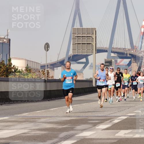 03.10.2026 - Köhlbrandbrückenlauf Michael Burmester http://msf.ph/oto/10765299 03.10.2026 09:42:44 Position 3  meine-sportfotos.de