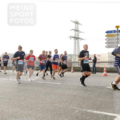 03.10.2026 - Köhlbrandbrückenlauf Michael Burmester http://msf.ph/oto/10765335 03.10.2026 09:19:41 Position 3  meine-sportfotos.de
