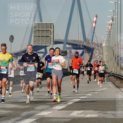 03.10.2026 - Köhlbrandbrückenlauf Michael Burmester http://msf.ph/oto/10765339 03.10.2026 09:42:59 Position 3 1803, 3779, 12, 5 meine-sportfotos.de