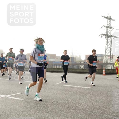 03.10.2026 - Köhlbrandbrückenlauf Michael Burmester http://msf.ph/oto/10765363 03.10.2026 09:19:45 Position 3  meine-sportfotos.de