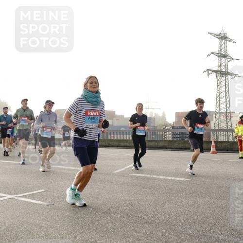 03.10.2026 - Köhlbrandbrückenlauf Michael Burmester http://msf.ph/oto/10765366 03.10.2026 09:19:45 Position 3 2980, 1 meine-sportfotos.de