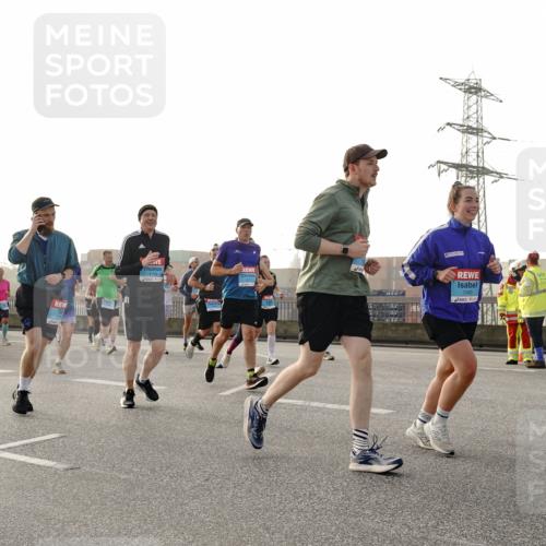 03.10.2026 - Köhlbrandbrückenlauf Michael Burmester http://msf.ph/oto/10765382 03.10.2026 09:19:48 Position 3 1345 meine-sportfotos.de