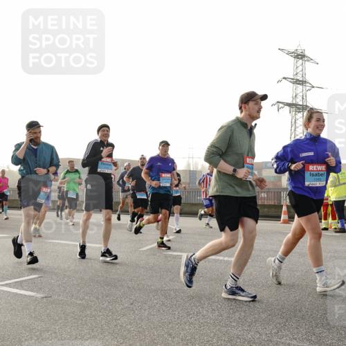 03.10.2026 - Köhlbrandbrückenlauf Michael Burmester http://msf.ph/oto/10765384 03.10.2026 09:19:48 Position 3 1345 meine-sportfotos.de