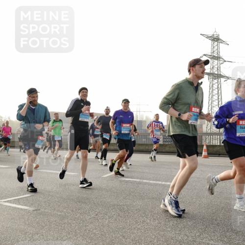 03.10.2026 - Köhlbrandbrückenlauf Michael Burmester http://msf.ph/oto/10765387 03.10.2026 09:19:48 Position 3 1113, 1345 meine-sportfotos.de