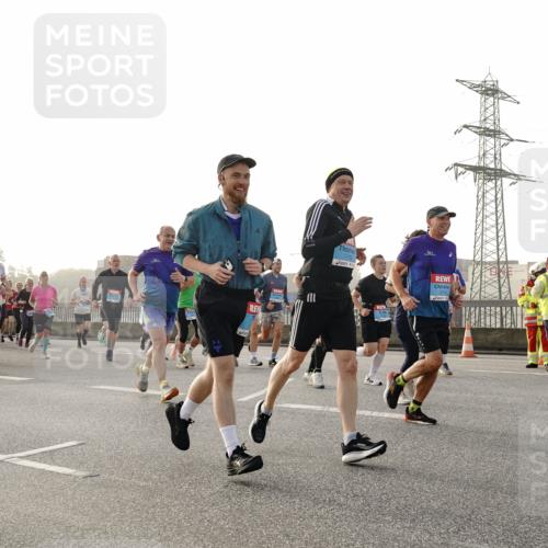03.10.2026 - Köhlbrandbrückenlauf Michael Burmester http://msf.ph/oto/10765394 03.10.2026 09:19:49 Position 3  meine-sportfotos.de