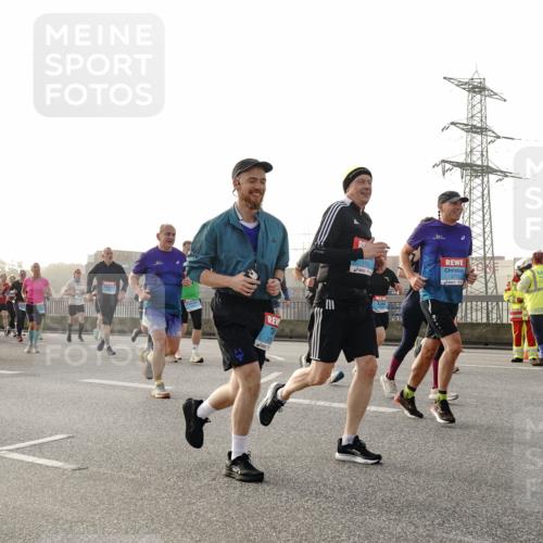 03.10.2026 - Köhlbrandbrückenlauf Michael Burmester http://msf.ph/oto/10765396 03.10.2026 09:19:49 Position 3  meine-sportfotos.de