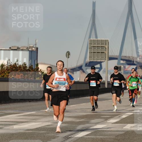 03.10.2026 - Köhlbrandbrückenlauf Michael Burmester http://msf.ph/oto/10765407 03.10.2026 09:43:16 Position 3 2763 meine-sportfotos.de