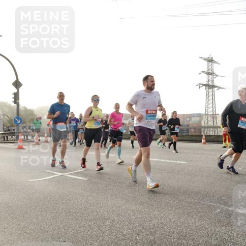03.10.2026 - Köhlbrandbrückenlauf Michael Burmester http://msf.ph/oto/10765419 03.10.2026 09:19:52 Position 3 2570 meine-sportfotos.de