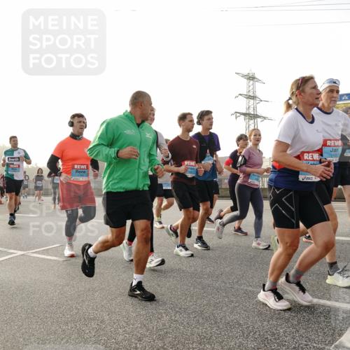 03.10.2026 - Köhlbrandbrückenlauf Michael Burmester http://msf.ph/oto/10765466 03.10.2026 09:19:59 Position 3 3, 1622 meine-sportfotos.de