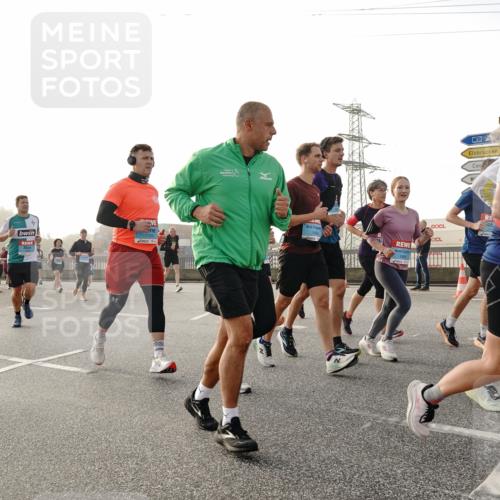03.10.2026 - Köhlbrandbrückenlauf Michael Burmester http://msf.ph/oto/10765471 03.10.2026 09:19:59 Position 3 1 meine-sportfotos.de