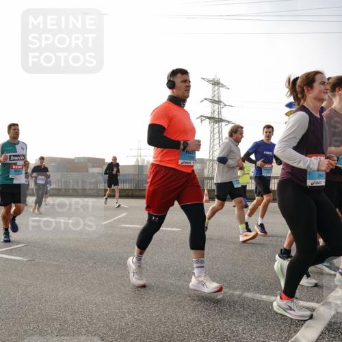 03.10.2026 - Köhlbrandbrückenlauf Michael Burmester http://msf.ph/oto/10765480 03.10.2026 09:20:00 Position 3 176, 2647 meine-sportfotos.de