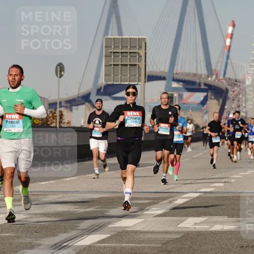 03.10.2026 - Köhlbrandbrückenlauf Michael Burmester http://msf.ph/oto/10765489 03.10.2026 09:43:38 Position 3 2246, 1760, 2148, 12, 5 meine-sportfotos.de