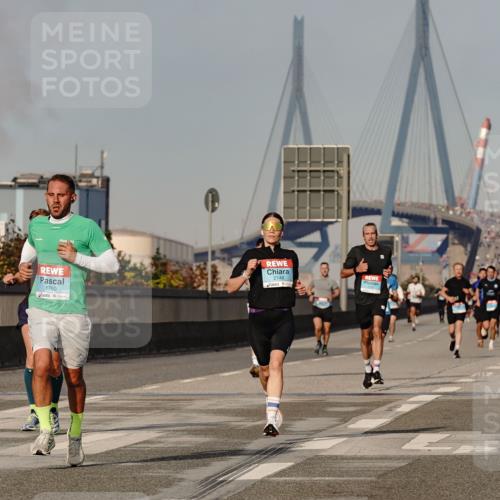 03.10.2026 - Köhlbrandbrückenlauf Michael Burmester http://msf.ph/oto/10765492 03.10.2026 09:43:39 Position 3 1760, 2148, 12, 5 meine-sportfotos.de