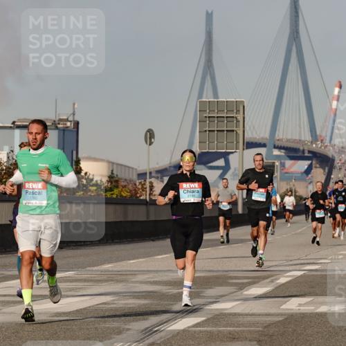 03.10.2026 - Köhlbrandbrückenlauf Michael Burmester http://msf.ph/oto/10765494 03.10.2026 09:43:40 Position 3 12, 5, 1760, 2148 meine-sportfotos.de