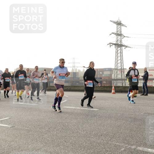 03.10.2026 - Köhlbrandbrückenlauf Michael Burmester http://msf.ph/oto/10765513 03.10.2026 09:20:06 Position 3  meine-sportfotos.de