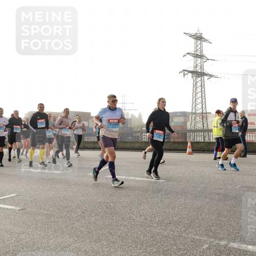 03.10.2026 - Köhlbrandbrückenlauf Michael Burmester http://msf.ph/oto/10765515 03.10.2026 09:20:06 Position 3  meine-sportfotos.de