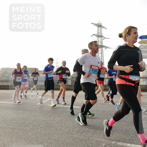 03.10.2026 - Köhlbrandbrückenlauf Michael Burmester http://msf.ph/oto/10765539 03.10.2026 09:20:09 Position 3 1044, 3 meine-sportfotos.de