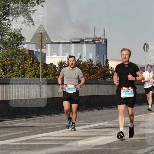 03.10.2026 - Köhlbrandbrückenlauf Michael Burmester http://msf.ph/oto/10765541 03.10.2026 09:43:54 Position 3  meine-sportfotos.de