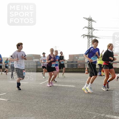 03.10.2026 - Köhlbrandbrückenlauf Michael Burmester http://msf.ph/oto/10765548 03.10.2026 09:20:10 Position 3 3, 1679 meine-sportfotos.de