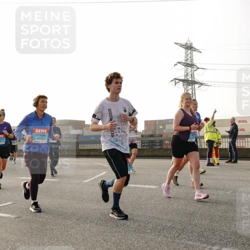 03.10.2026 - Köhlbrandbrückenlauf Michael Burmester http://msf.ph/oto/10765554 03.10.2026 09:20:11 Position 3 1130, 2958, 3 meine-sportfotos.de