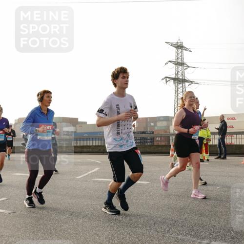03.10.2026 - Köhlbrandbrückenlauf Michael Burmester http://msf.ph/oto/10765556 03.10.2026 09:20:11 Position 3 1130 meine-sportfotos.de
