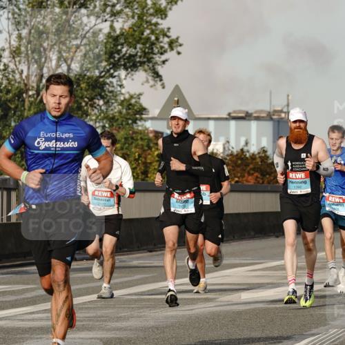 03.10.2026 - Köhlbrandbrückenlauf Michael Burmester http://msf.ph/oto/10765582 03.10.2026 09:44:05 Position 3 2177, 2126, 1392, 2188 meine-sportfotos.de