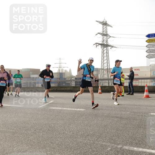 03.10.2026 - Köhlbrandbrückenlauf Michael Burmester http://msf.ph/oto/10765583 03.10.2026 09:20:14 Position 3  meine-sportfotos.de
