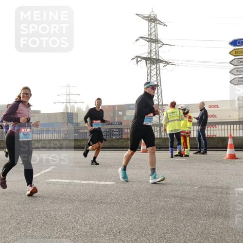 03.10.2026 - Köhlbrandbrückenlauf Michael Burmester http://msf.ph/oto/10765591 03.10.2026 09:20:15 Position 3 3, 111, 1, 2603 meine-sportfotos.de