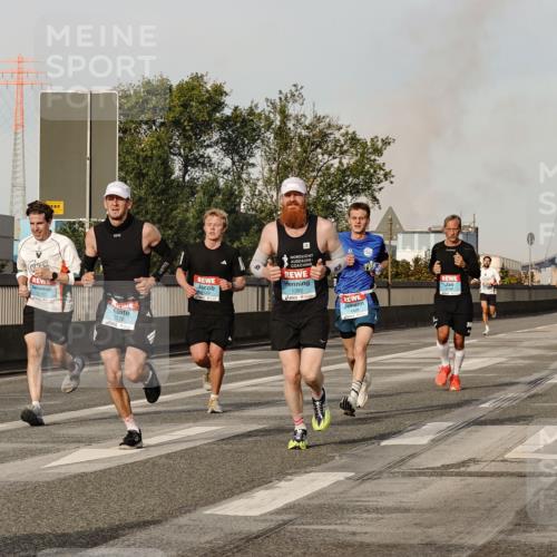 03.10.2026 - Köhlbrandbrückenlauf Michael Burmester http://msf.ph/oto/10765599 03.10.2026 09:44:09 Position 3 2177, 126, 1392, 1828 meine-sportfotos.de