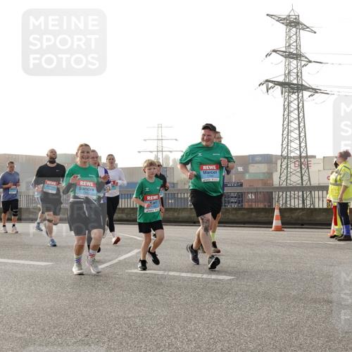 03.10.2026 - Köhlbrandbrückenlauf Michael Burmester http://msf.ph/oto/10765604 03.10.2026 09:20:17 Position 3 1763, 1765, 1 meine-sportfotos.de