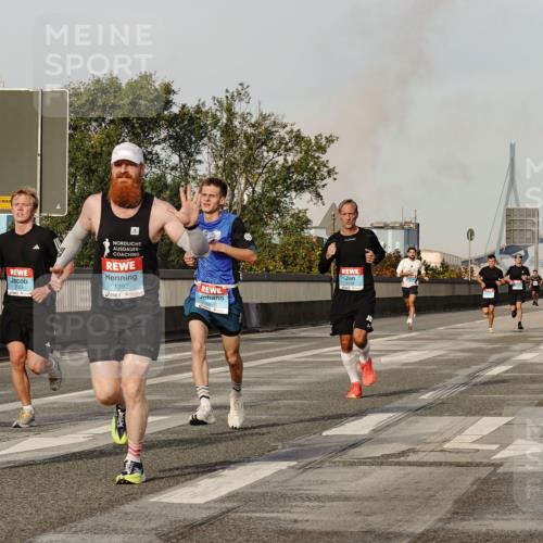 03.10.2026 - Köhlbrandbrückenlauf Michael Burmester http://msf.ph/oto/10765605 03.10.2026 09:44:10 Position 3 1392, 1828, 2123, 2126, 12, 5 meine-sportfotos.de
