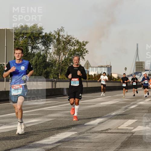 03.10.2026 - Köhlbrandbrückenlauf Michael Burmester http://msf.ph/oto/10765612 03.10.2026 09:44:11 Position 3 2, 12, 5, 1828, 2188 meine-sportfotos.de