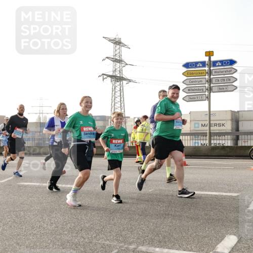 03.10.2026 - Köhlbrandbrückenlauf Michael Burmester http://msf.ph/oto/10765619 03.10.2026 09:20:18 Position 3 1763, 1765, 4 meine-sportfotos.de