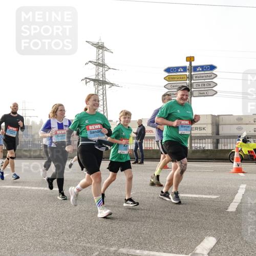 03.10.2026 - Köhlbrandbrückenlauf Michael Burmester http://msf.ph/oto/10765622 03.10.2026 09:20:19 Position 3 1763, 2719, 1764 meine-sportfotos.de